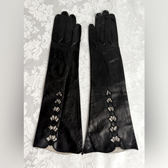 Accessories - Vintage  Black Leather Gloves size 61/2 unused